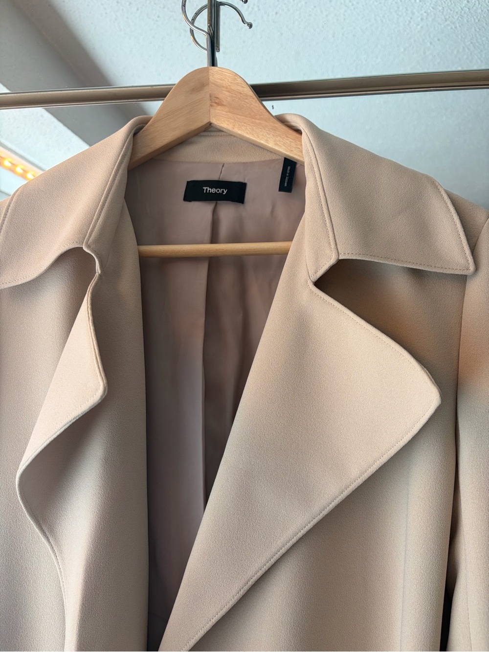 Theory Women’s Crepe Beige Oaklane Belted Trench Coat - Picture 7 of 9